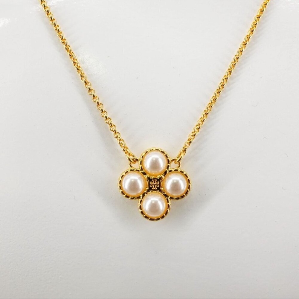 TORY BURCH clover pearl pendant necklace $129